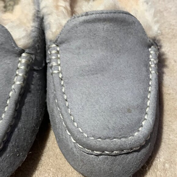 UGG Slippers Women's Light Gray Suede Sheepskin Ansley Moccasins Slip On Size 7 - Picture 3 of 10